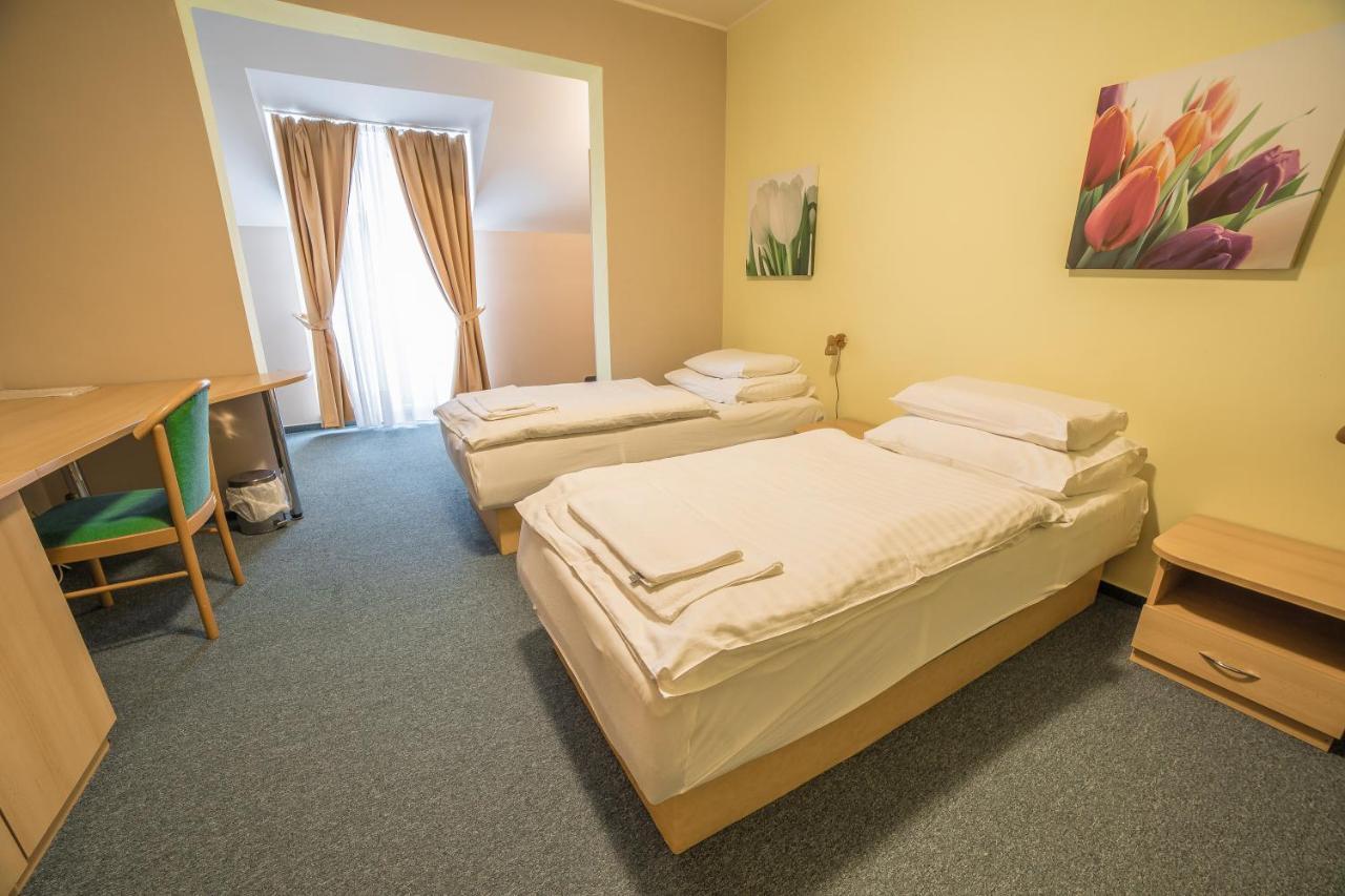 Teledom Hotel コシツェ エクステリア 写真