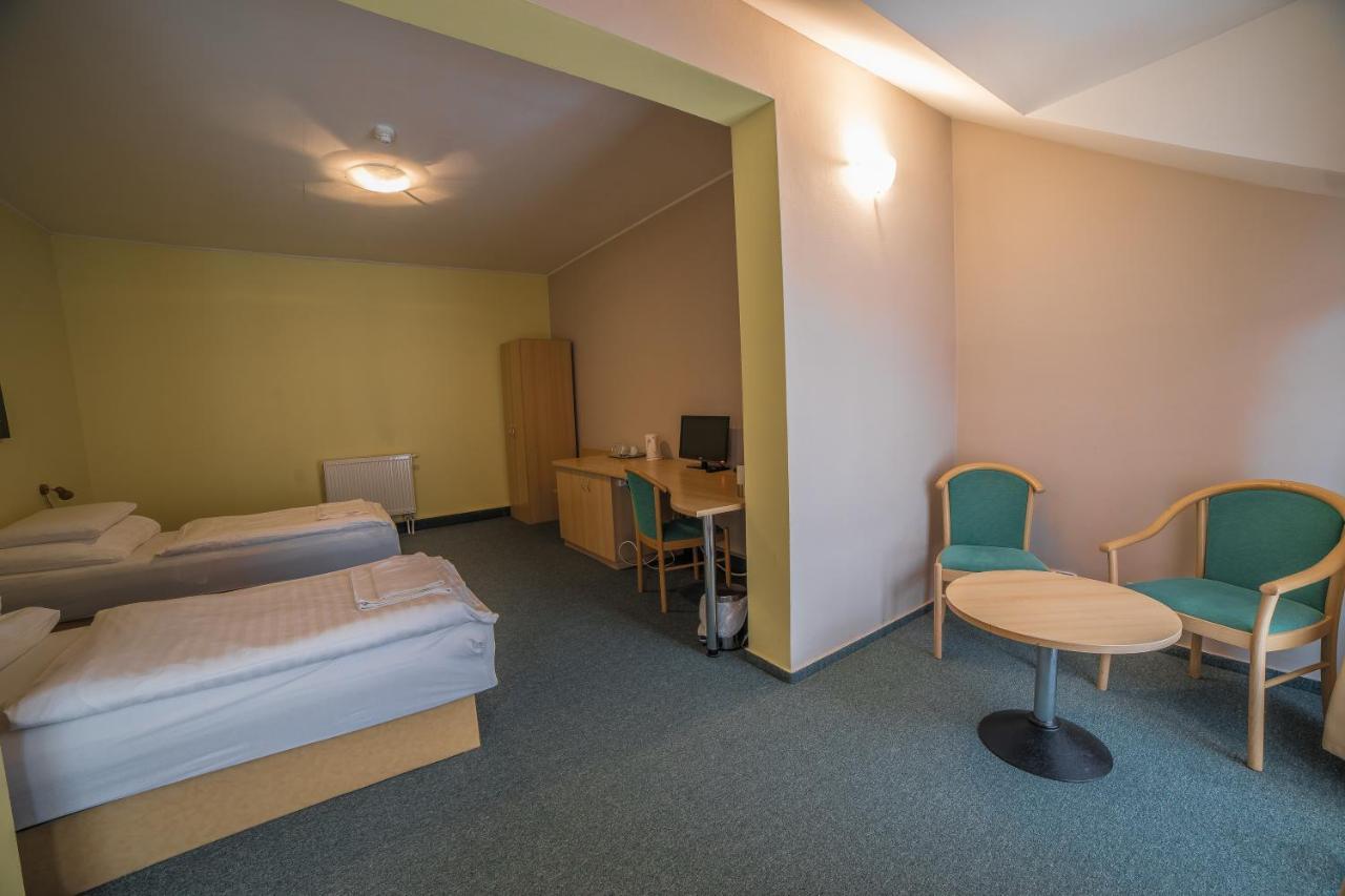 Teledom Hotel コシツェ エクステリア 写真